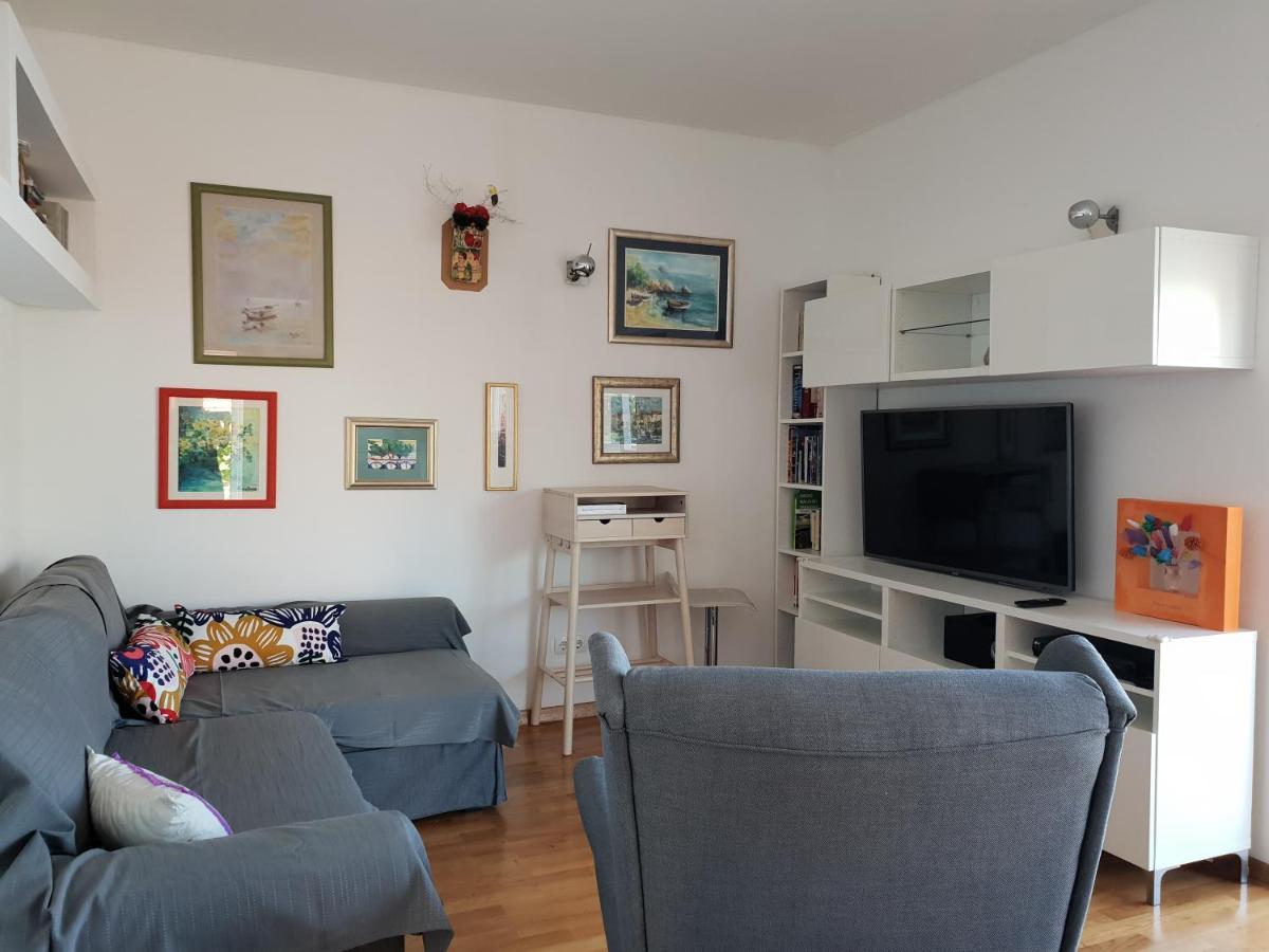 Cozy Apartments With Seafront Terraces โอมิช ภายนอก รูปภาพ