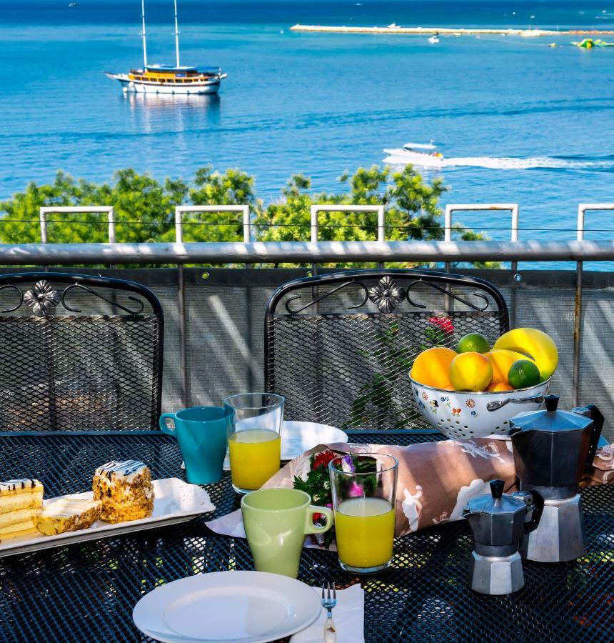 Cozy Apartments With Seafront Terraces โอมิช ภายนอก รูปภาพ